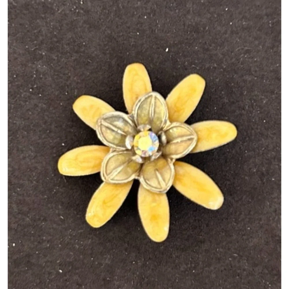 Vintage Cookie Lee Yellow Enamel Flower Brooch Aurora Borealis Rhinestone 1.5